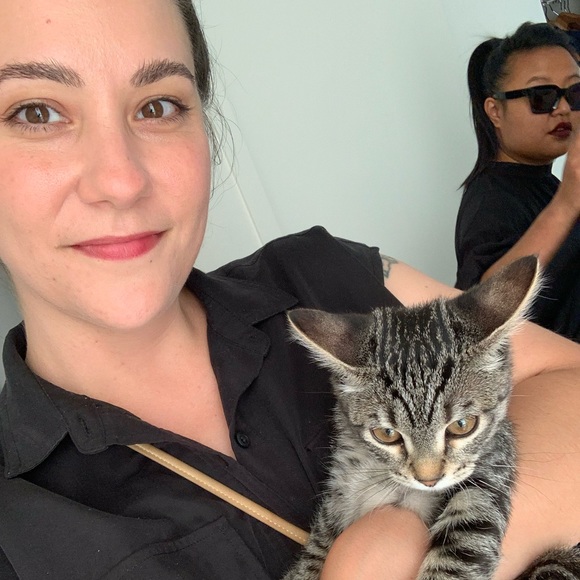 Meet your Posher, Joelle - Picture 2 of 3